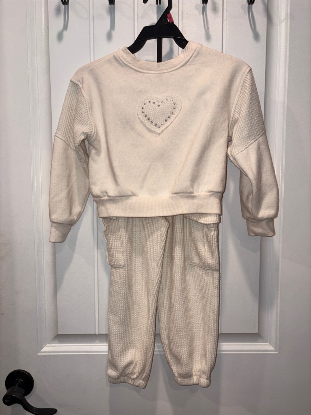 Kids BearPaw Cream Heart-Embellished Sweatshirt & Joggers Set 4T